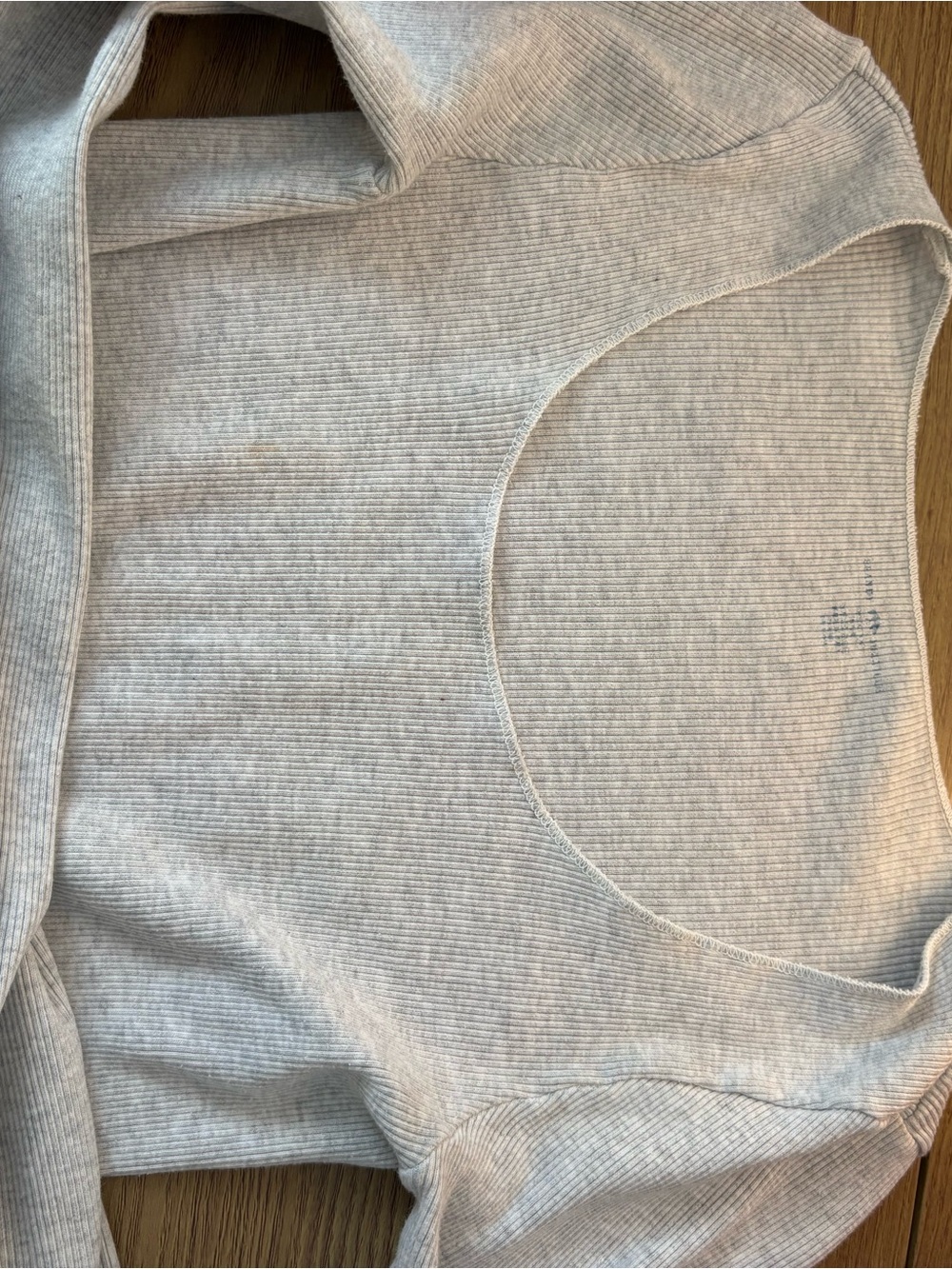 Brandy Melville Light Gray Ribbed Long Sleeve Tee